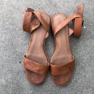 Frye Cindy 2-Piece Ankle Strap Camel Sandals